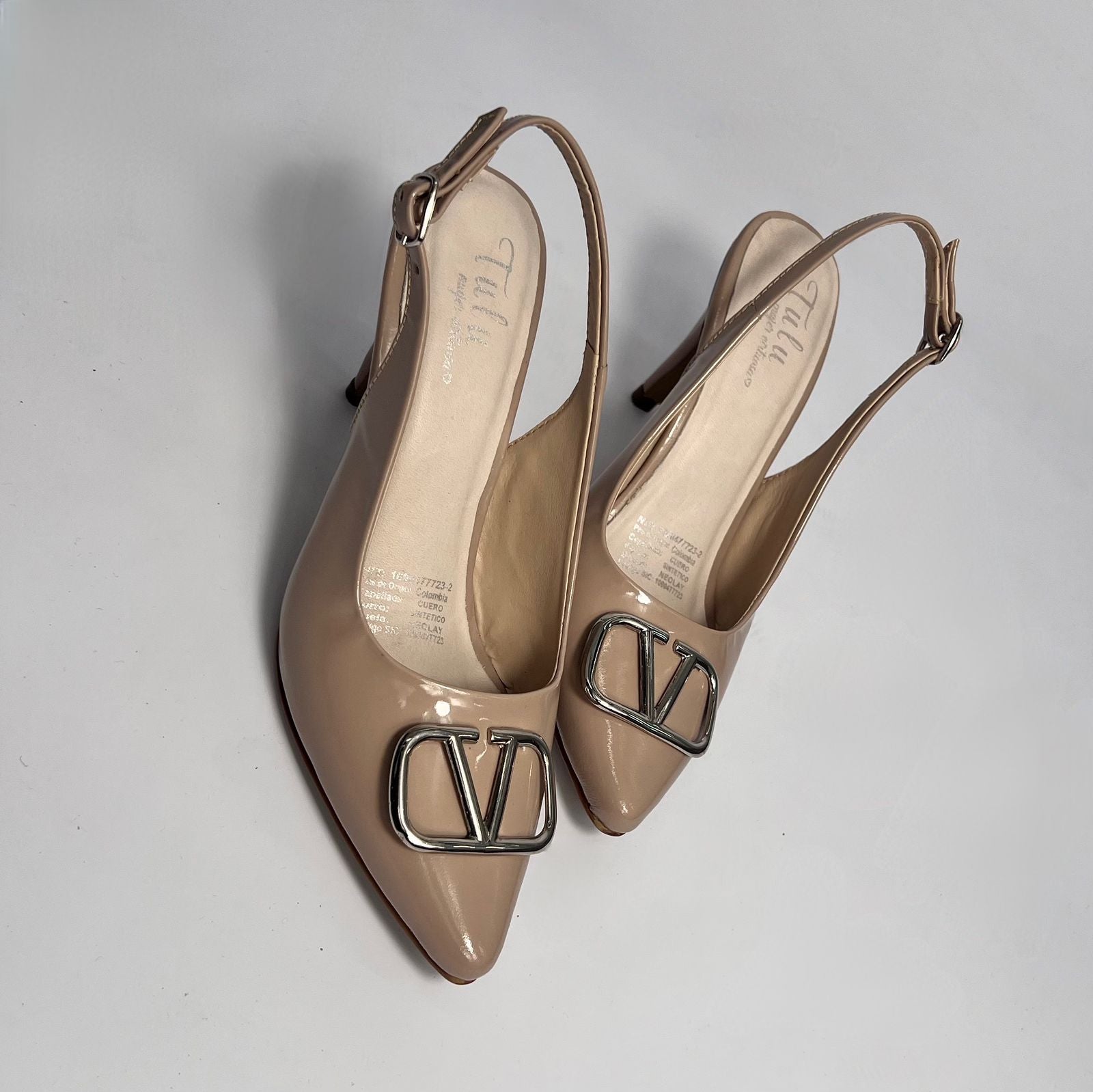 GENESIS BEIGE